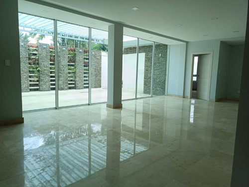 Casa A Estrenar, Urbanización Guaparo (soc-014) Luz Coelho