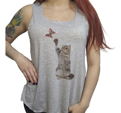 Musculosa Acampanada Gato Jugando Con Una Mariposa M2