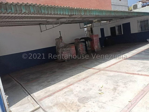 Imagen 20 de 27 de Casa Comercial Y Residencial En Catia La Mar A Pie De Calle Con Local Comercial 22-8083