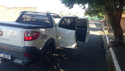 Fiat Strada 1.4 Working Cab. Dupla Flex 3p