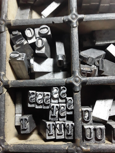 Tipográfia De Plomo Helvética Cuerpo 12 (Usado)