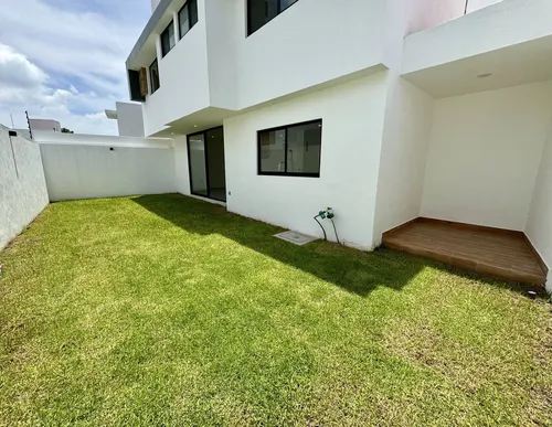 Amplio Jardín- La Condesa Juriquilla