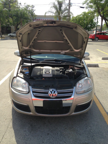 Volkswagen Bora 2.5 L