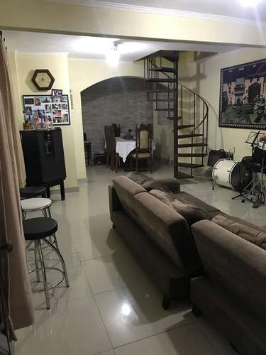 Sobrado De 3 Dormits, 3 Banheiros, Sala De Estar E Jantar