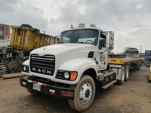 Tractomula Mack Granite