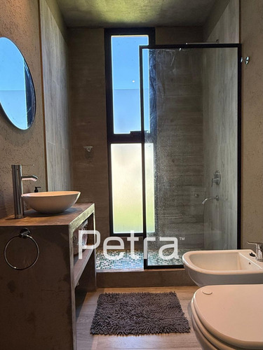 Casa En Venta De Hormigón Visto En Costa Esmeralda