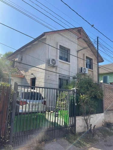 Casa En Venta De 3 Dorm. En Peñalolén