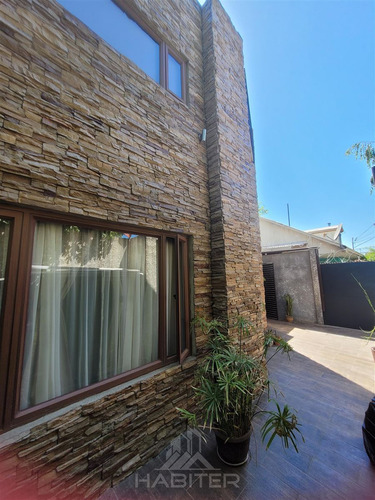Cómoda Casa De Estilo Mediterráneo, 5 Dorm 2 Baños. Curicó.