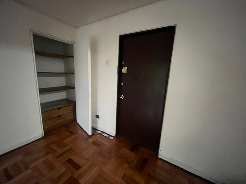 Lindo Depto. Remodelado/ 2 D+ 2 B+ E / Lyon / Carlos AntĂșnez