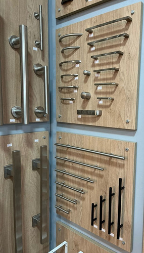 Imagen 3 de 6 de Tirador Para Mueble Negro De 10cm