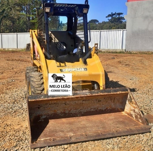 Imagem 2 de 7 de Mini Carregadeira Caterpillar 216 B3 - Ano 2015
