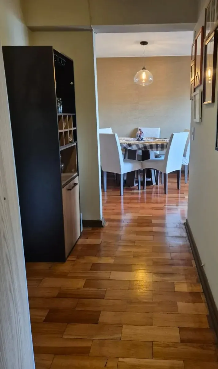 Imagen 4 de 9 de Un Dormitorio Con Estacionamiento Y Bodega