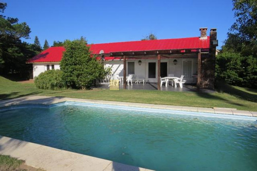 Hermosa Casa A Una Cuadra De La Playa 