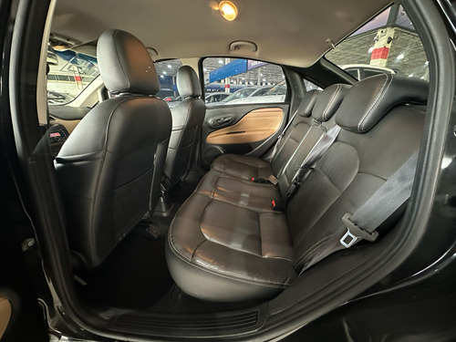 Fiat Linea 1.8 16v Absolute Flex Dualogic 4p