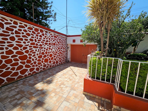 Casa En Un Solo Nivel En Venta En Jardines De Satelite, Cuernavaca Morelos.