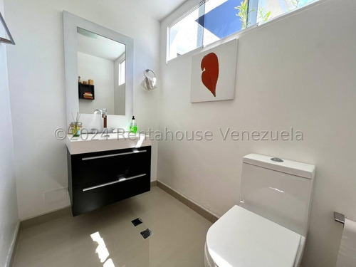 Se Ofrece En Alquiler Extraordinaria Y Hermosa Casa Quinta Ubicada En Lomas De La Lagunita