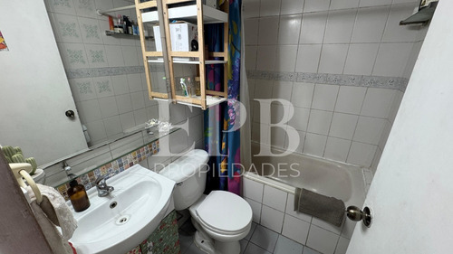 Se Vende Amplio Departamento 2d 1b En Sector Residencial