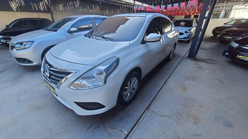 Imagem 3 de 13 de Nissan Versa