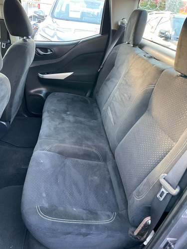 Nissan NP300 Frontier 2.5 Le Aa Mt