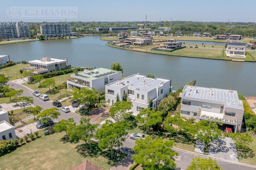 Imagen 4 de 30 de Casa En Venta En Lagos Del Golf