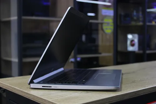 Portatil Hp I5 10th Ram 8gb Ssd 240gb Windows 11 G7 340s (Reacondicionado)