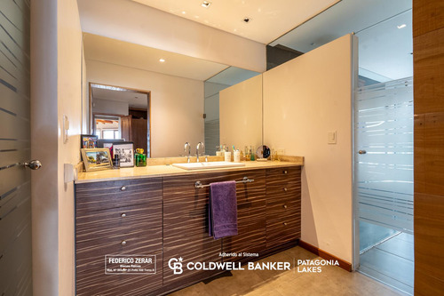 Venta - Exclusiva Casa De 8 Ambientes, 5 Dormitorios, 6 Baños En Barrio Las Vertientes.