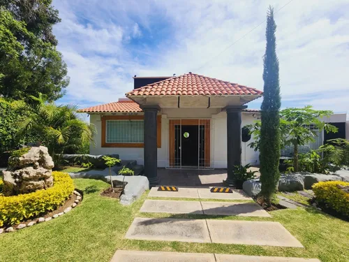 Venta Casa Jacarandas Con Alberca, Enorme Jardín, Amueblada, Equipada, Vistas Espectaculares Con Todos Los Servicios En Fracc Rancho San Diego Ixtapan De La Sal Edomex