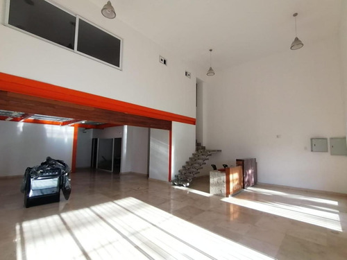 Bodega En Renta En Querétaro Avenida Principal Por Boulevard Bernardo Quintana Con Transformador