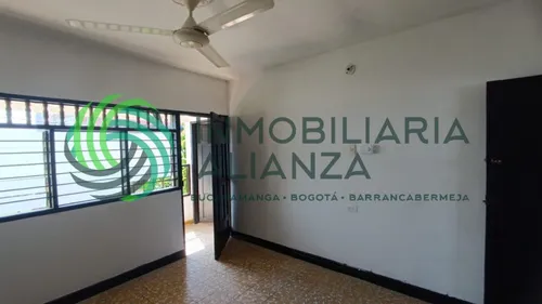 Apartamento En Arriendo En Pueblo Nuevo. Cod A16394