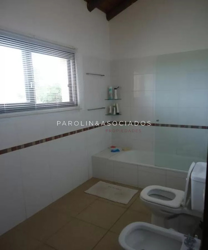 Casa En Venta De 4 Dormitorios En El Quijote, La Barra