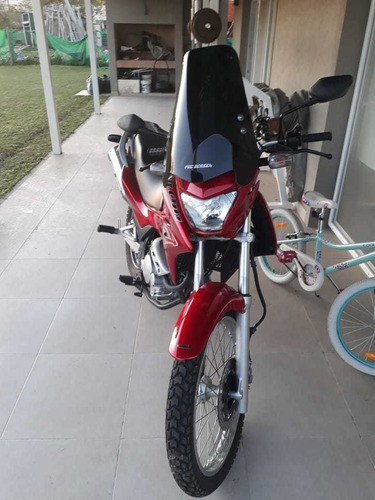 Imagen 3 de 5 de Honda Falcon 400