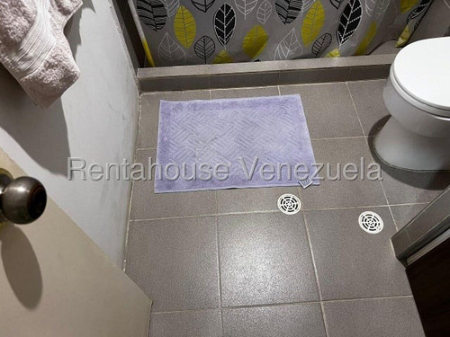 Apartamento En Venta Cabudare Piedad Sur Vista Verde Codigo 2 5 7 3 7 7 Mldred De Oportunidad Comodo Y Remodelado Deja Tres Aire Split Conjunto Privado Con Vigilancia El Edificio Tiene Pozo