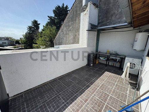 Galpon En Venta Con Local A La Calle + 2 Departamentos De 2 Ambientes En Castelar