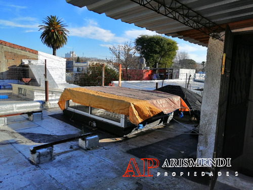 Apartamento De Dos Dormitorios En Linda Ubicación En Brazo Oriental!!!!!