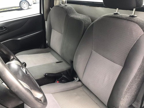 Imagen 8 de 8 de Nissan Np300 2018 2.5 Chasis Cabina Dh Aa Pack Seg Mt