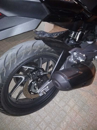 Imagen 2 de 12 de Bajaj Dominar 400
