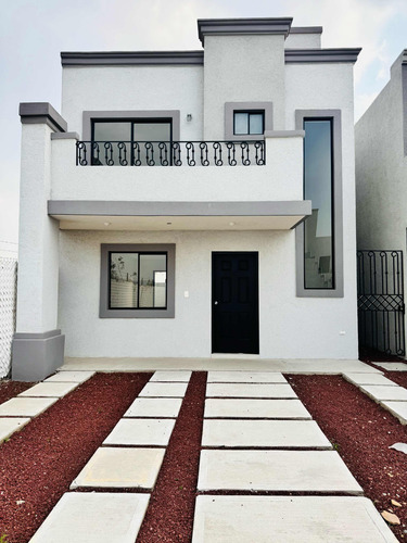 Casa Residencial Con Estilo Minimalista Y Terraza