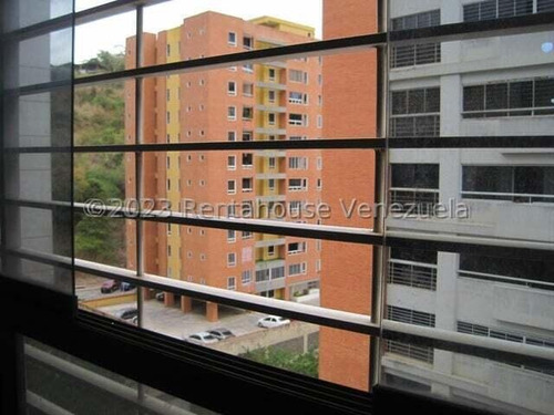 Sucre Apartamento En Venta En Lomas Del Ávila 100 Metros Cuadrados Tres Dormitorios Dos Baños Dos Puestos De Estacionamiento Con Parque Infantil Maletero, Negociable