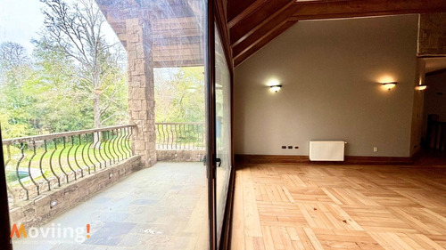 Linda Casa, Con Grandes Jardines Y Piscinas. $ Conversable