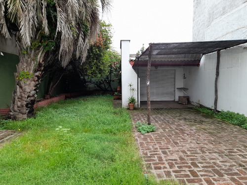 Casa 532 Y 117, 2 Dormitorios, Garaje Pasante, Parque, Galpon.