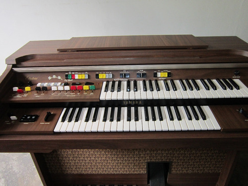 Imagen 1 de 5 de Organo Yamaha Electone B-45 En Excelentes Condiciones
