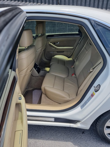Imagen 10 de 13 de Audi A8 2006 Premium