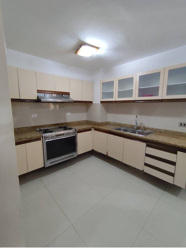 Tibisay Rojas Vende Apartamento En Residencias Alfa Centauro. Urb. Las Chimeneas   Cod. 232108