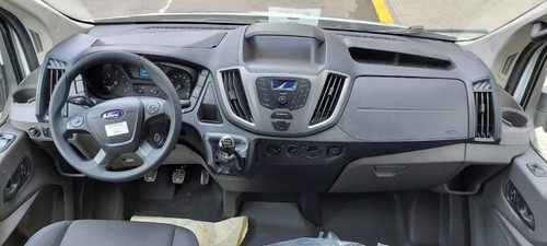 Imagen 9 de 22 de Ford Transit Brenson Bariloche*