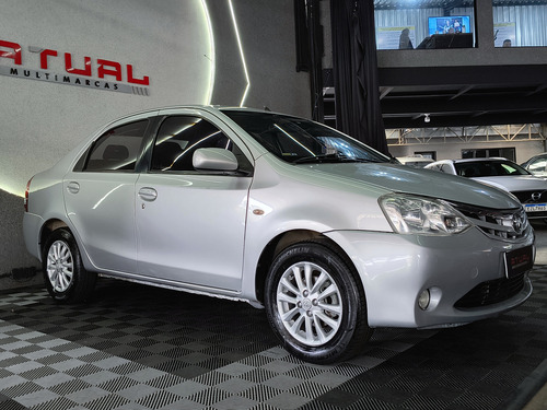 Toyota Etios Etios Sedan XLS 1.5 (Flex)