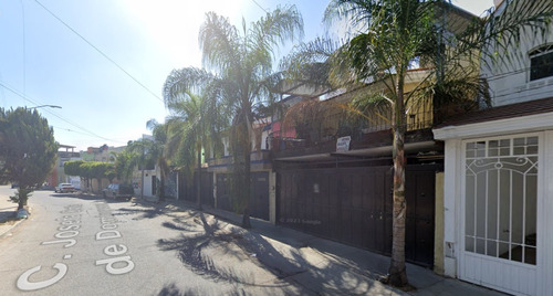 Casa En Remate Bancario En Josefa Ortiz De Dominguez, Barajas Villa Señor, Guadalajara, Jalisco -ngc