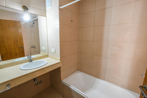 Imagen 18 de 19 de Departamento De 1 Dormitorio En Venta A Una Cuadra Del Rio Centro