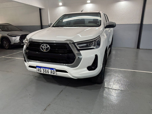 Toyota Hilux 2.8 Cd Srv 177cv 4x4 At