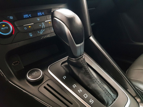 Ford Focus 2.0 TITANIUM FASTBACK 16V FLEX 4P POWERSHIFT