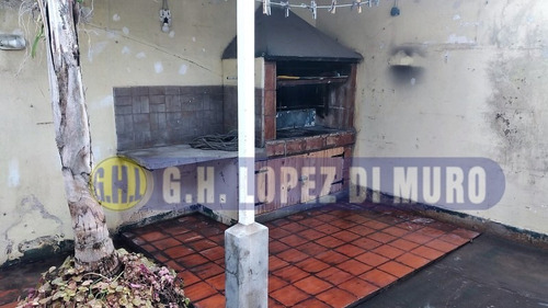 Imagen 17 de 17 de Excelente Galpon De 314m2 +depto 3amb Al Frente Con Balcon, Jardin De Invierno, Lavadero Y Patio Con Parrilla. Ref 689